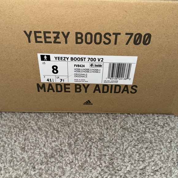 Yeezy Boost 700 V2 'Hospital Blue' - Picture 3 of 12